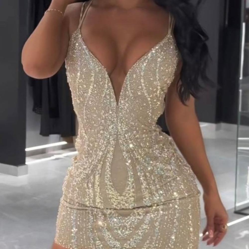 Elegant Gold Sequin Dress